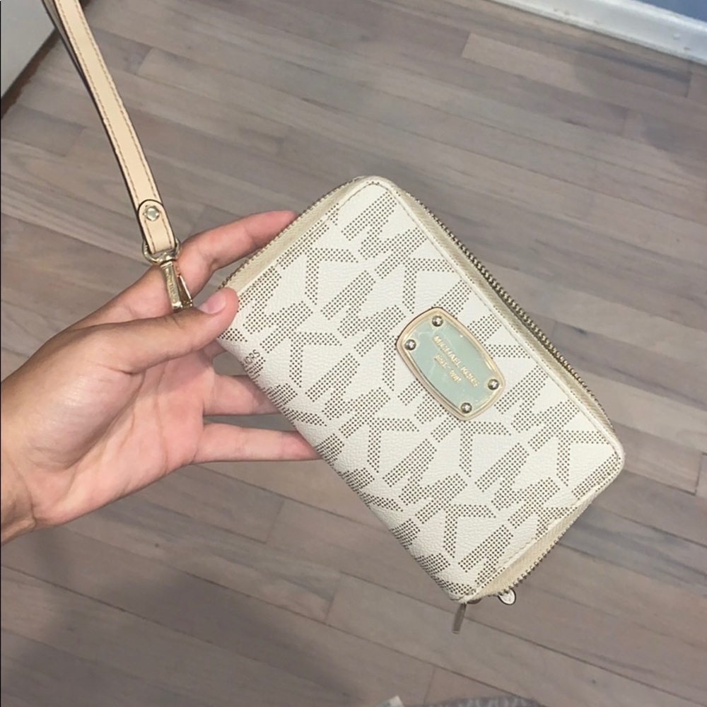 Michael Kors Wristlet